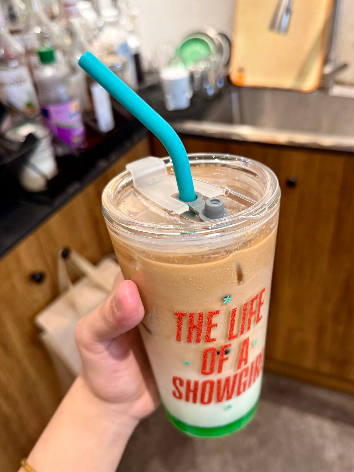 Glamorous Stage-Inspired Glass Cup – Vibrant Orange & Aqua Aesthetic｜17.6oz with Teal Silicone Straw Included