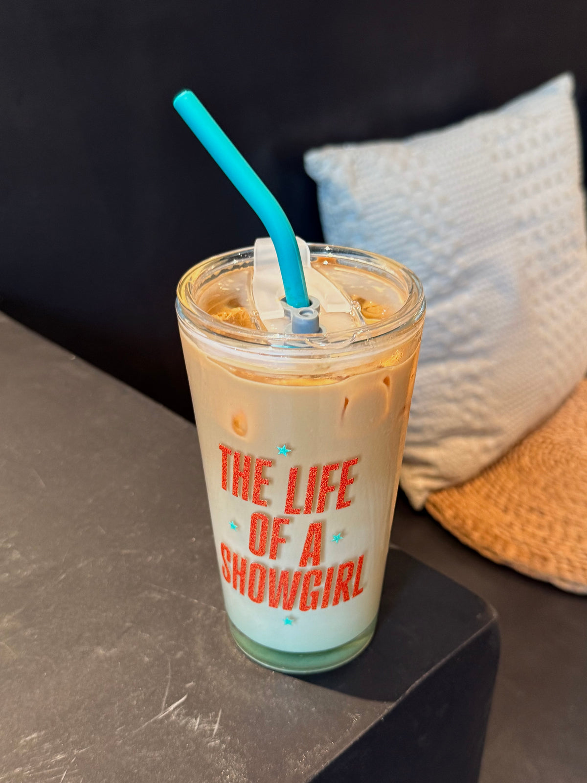 Glamorous Stage-Inspired Glass Cup – Vibrant Orange & Aqua Aesthetic｜17.6oz with Teal Silicone Straw Included
